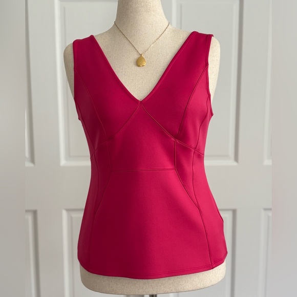 Bailey 44 Tailored v neck going out top. - Picture 1 of 4